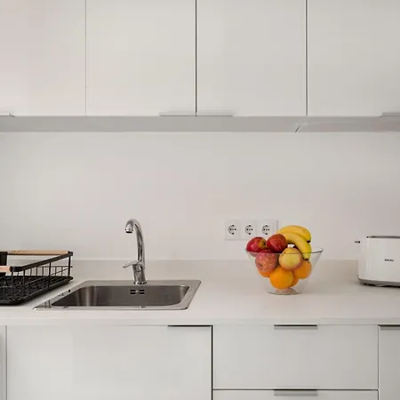 Vibes, 2br Flat *