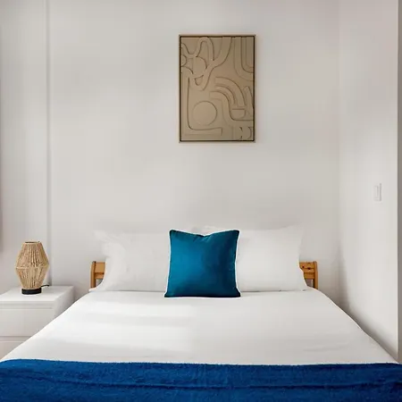 Vibes, 2br Flat